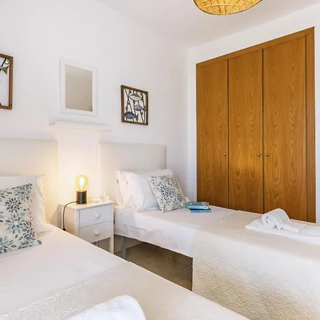El Velero Apartment *
