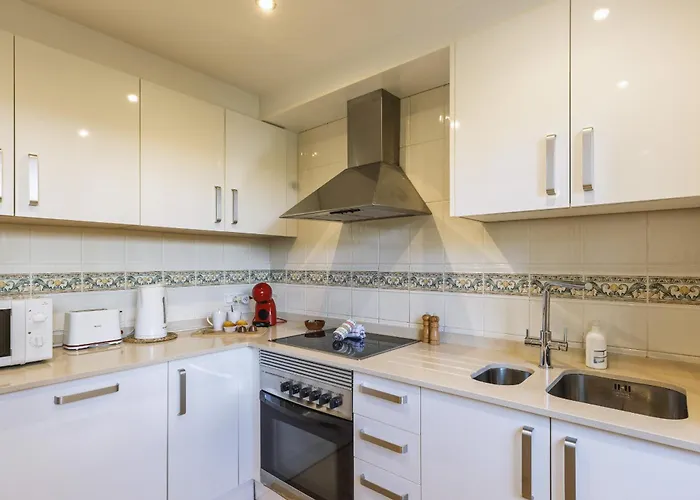 El Velero Apartment *